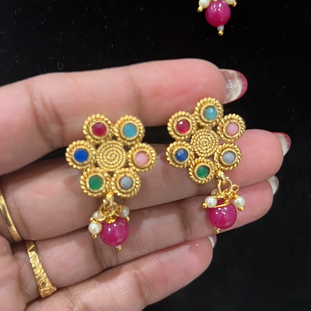 Multicolour Necklace - Picture 4 of 5